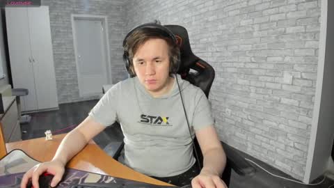 iliaskris online show from February 19, 2025, 1:18 am