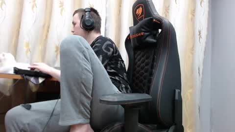 lord online show from November 8, 2025, 12:05 pm