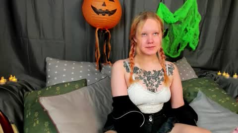 Snapshot of illando chatting on October 29, 2025, 3:09 am Annie online show from October 29, 2025, 3:09 am