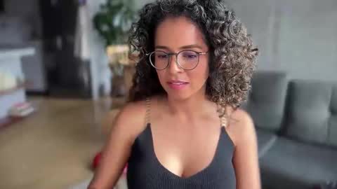 Kloe online show from February 4, 2025, 8:59 pm