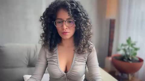 Kloe online show from October 1, 2025, 6:47 pm