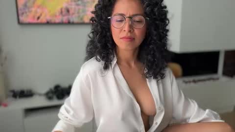 Kloe online show from April 30, 2026, 8:57 pm