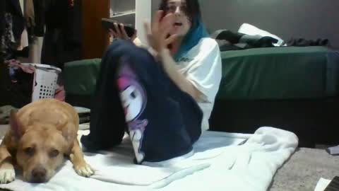 Lilly online show from May 1, 2026, 1:32 am