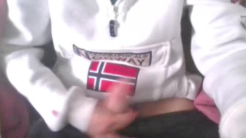 yunstud online show from November 16, 2025, 7:58 am