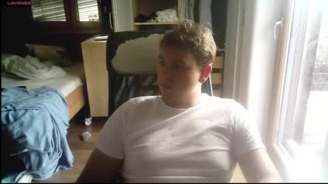 Snapshot of iloveyoutoo2000 chatting on September 18, 2025, 8:27 am iloveyoutoo2000 online show from September 18, 2025, 8:27 am