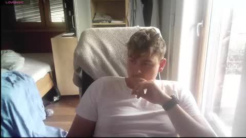 Snapshot of iloveyoutoo2000 chatting on October 4, 2025, 11:41 am iloveyoutoo2000 online show from October 4, 2025, 11:41 am