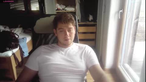 Snapshot of iloveyoutoo2000 chatting on November 17, 2025, 1:06 pm iloveyoutoo2000 online show from November 17, 2025, 1:06 pm