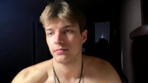 Snapshot of ilyahrr chatting on March 10, 2026, 8:58 pm ilyahrr online show from March 10, 2026, 8:58 pm