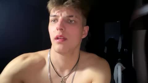 Snapshot of ilyahrr chatting on March 19, 2026, 6:56 pm ilyahrr online show from March 19, 2026, 6:56 pm