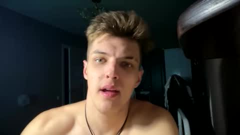 Snapshot of ilyahrr chatting on March 22, 2026, 8:23 pm ilyahrr online show from March 22, 2026, 8:23 pm