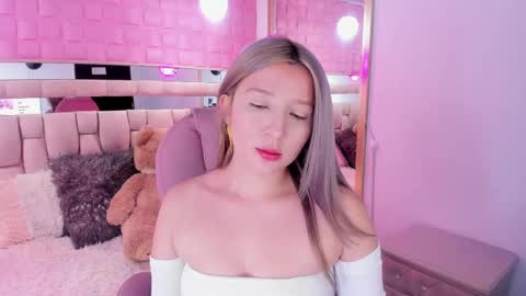 Ange online show from September 19, 2025, 2:07 pm