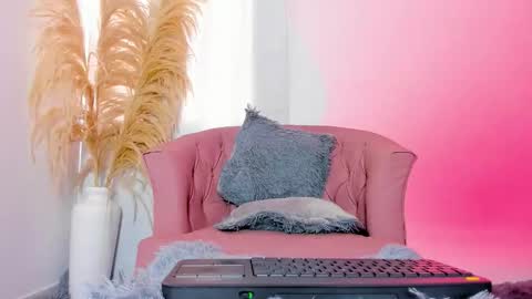 Snapshot of im__mia chatting on February 10, 2026, 5:17 pm Mia online show from February 10, 2026, 5:17 pm