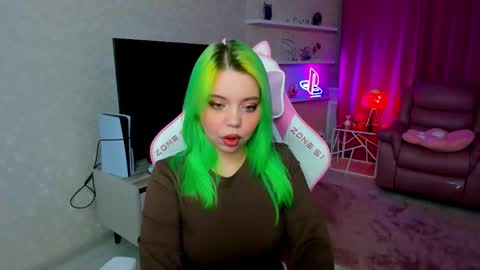 Roxy online show from October 16, 2025, 7:48 pm