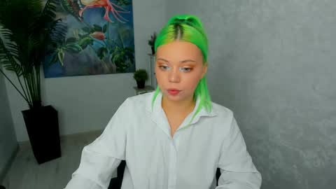 Roxy online show from February 8, 2026, 7:17 pm