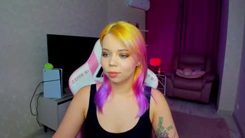 Roxy online show from June 17, 2026, 5:25 pm
