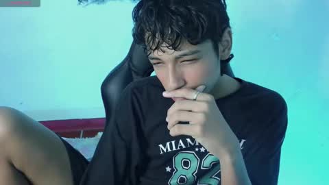 Snapshot of im_david01 chatting on October 20, 2025, 1:00 pm im_david01 online show from October 20, 2025, 1:00 pm