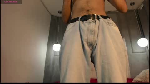 im_eiden_ online show from February 12, 2026, 8:37 pm