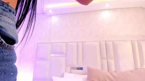 Snapshot of im_isabella1 chatting on May 21, 2026, 8:49 pm im_isabella1 online show from May 21, 2026, 8:49 pm