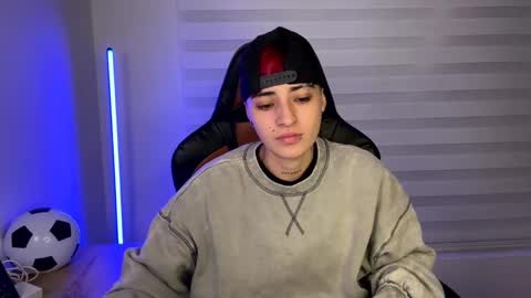 Laia online show from December 18, 2024, 2:53 am