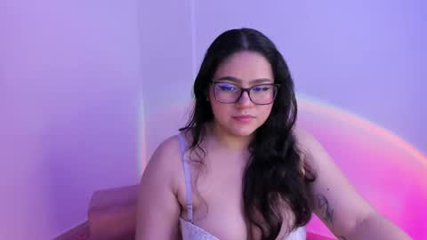 mei mei uwu online show from October 3, 2025, 9:34 pm