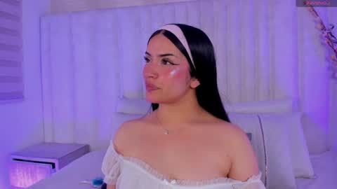 im_miadoll online show from May 6, 2026, 12:21 pm