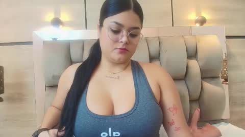 im mou  online show from September 18, 2025, 12:51 pm