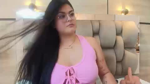 im mou  online show from September 25, 2025, 1:37 pm