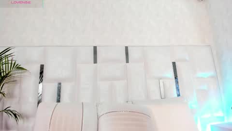 Nika online show from December 14, 2025, 2:55 pm