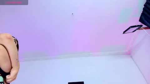 Snapshot of im_riley_ chatting on October 27, 2025, 7:18 pm im_riley_ online show from October 27, 2025, 7:18 pm