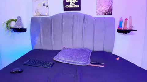 Snapshot of im_riley_ chatting on June 13, 2026, 7:23 pm im_riley_ online show from June 13, 2026, 7:23 pm