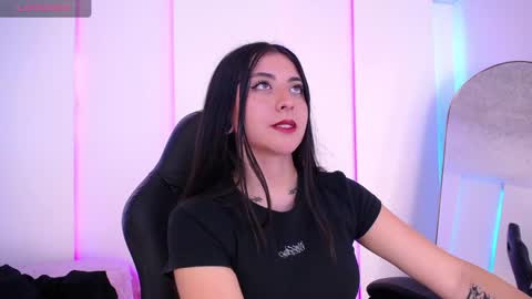 Snapshot of im_rosse_ chatting on March 27, 2026, 7:02 pm Jade Rosse online show from March 27, 2026, 7:02 pm