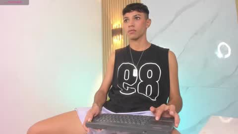 im_sebaslopez online show from December 24, 2024, 5:13 pm