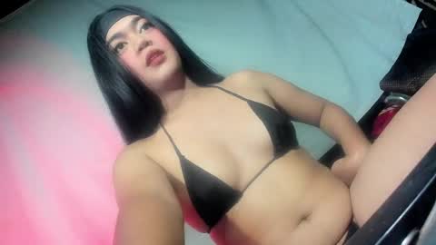 ella may online show from February 13, 2025, 11:39 am