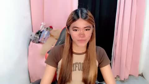 Snapshot of im_yourfairyannaxx chatting on April 5, 2026, 7:49 am im_yourfairyannaxx online show from April 5, 2026, 7:49 am