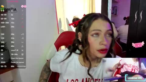 Lisa Hyga online show from November 18, 2025, 7:40 pm