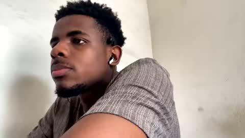 Snapshot of imaking01 chatting on September 30, 2025, 12:32 pm imaking01 online show from September 30, 2025, 12:32 pm