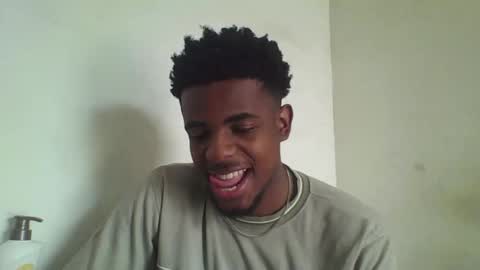 Snapshot of imaking01 chatting on October 8, 2025, 8:12 am imaking01 online show from October 8, 2025, 8:12 am