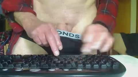 Snapshot of imaussiechris chatting on November 6, 2025, 12:33 am Aussie Guy online show from November 6, 2025, 12:33 am