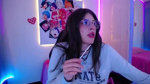 Chloe online show from September 13, 2025, 8:52 pm