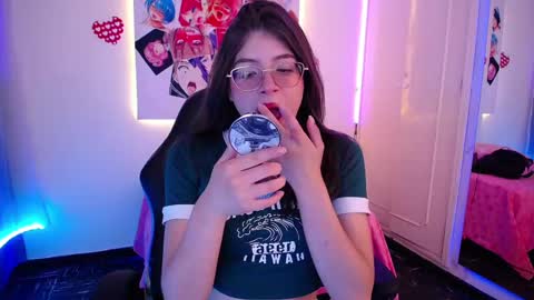 Chloe online show from September 18, 2025, 9:06 pm