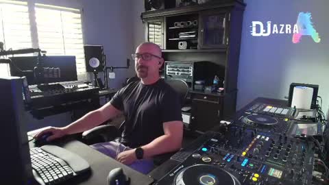 DJ Azra online show from April 25, 2026, 11:35 pm