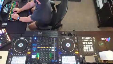 DJ Azra online show from June 9, 2026, 1:28 am