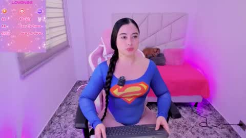  independient model online show from November 19, 2025, 11:43 am