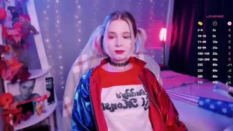 Mia online show from November 1, 2025, 11:01 am