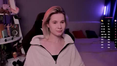 Snapshot of imnotmia chatting on February 7, 2026, 7:01 am Mia online show from February 7, 2026, 7:01 am