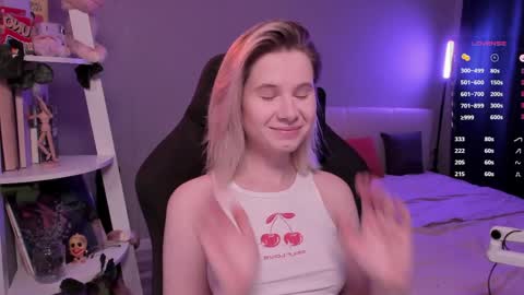 Snapshot of imnotmia chatting on April 4, 2026, 10:46 am Mia online show from April 4, 2026, 10:46 am