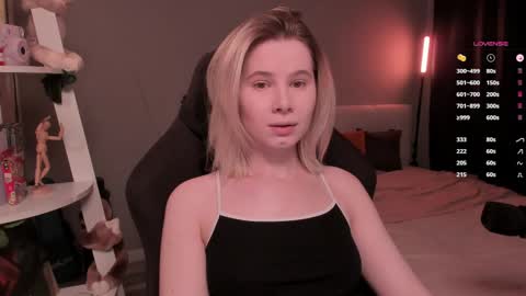 Snapshot of imnotmia chatting on May 2, 2026, 9:58 am Mia online show from May 2, 2026, 9:58 am