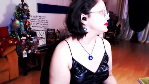 Empress online show from December 13, 2024, 5:49 am