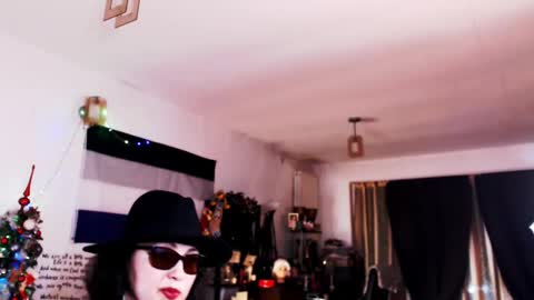 Empress online show from December 24, 2024, 10:39 pm