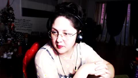Empress online show from January 19, 2025, 3:10 pm